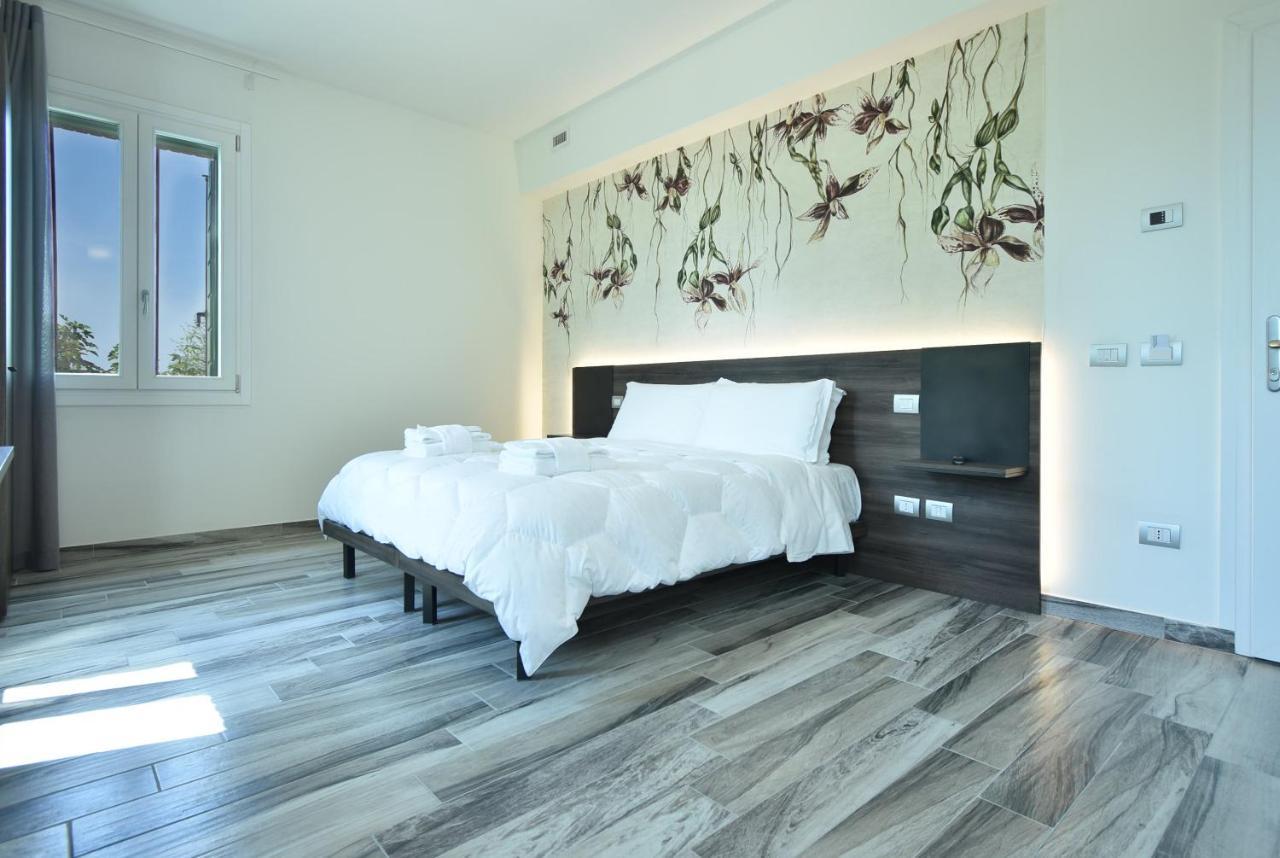Royal Garden Luxury Rooms Padua Exterior foto